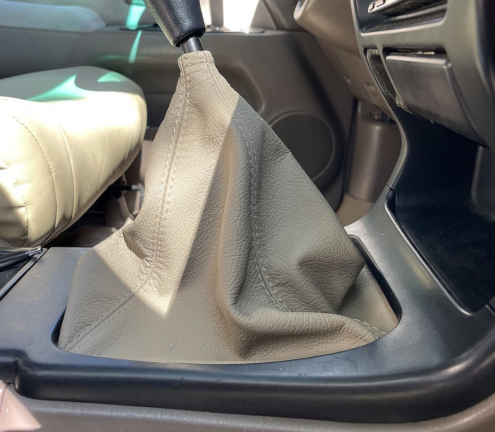 1995-02 Toyota 4runner shift boot - 2WD