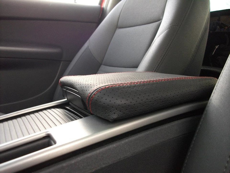 2004-12 Volvo V50 armrest cover