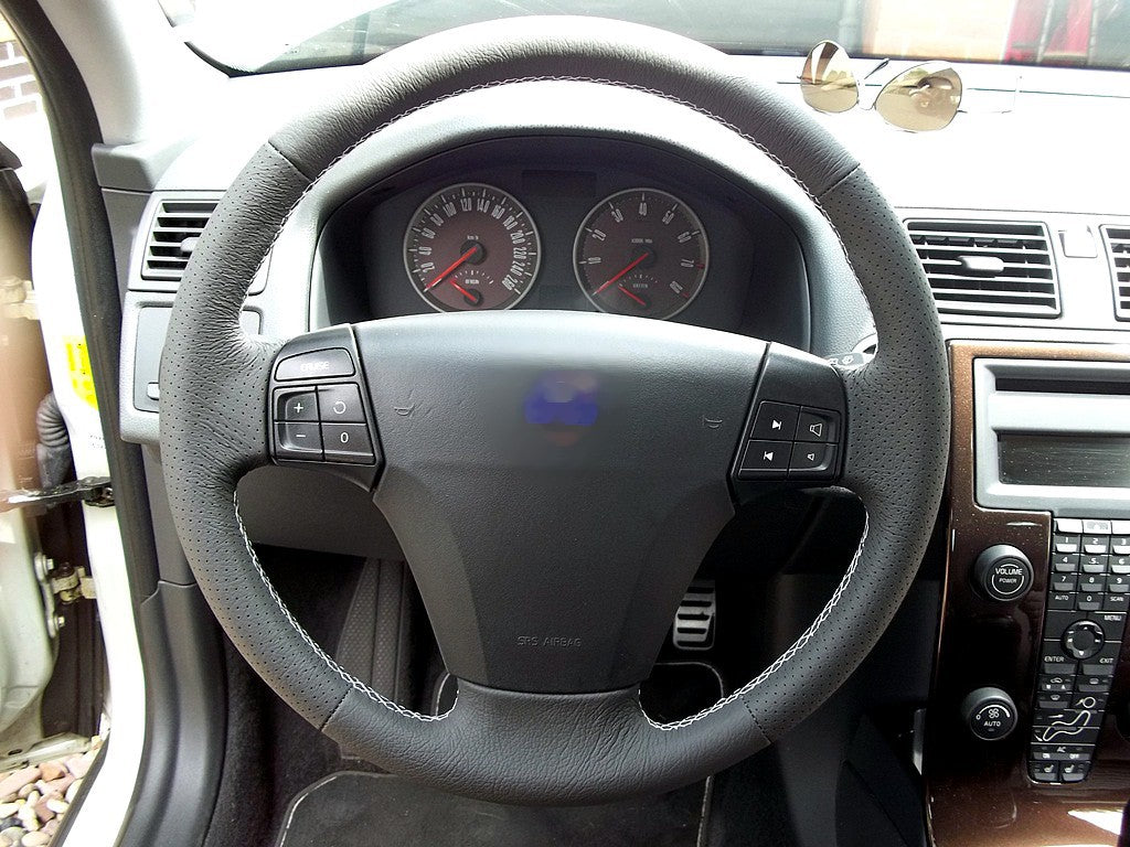 2004-12 Volvo V50 steering wheel cover