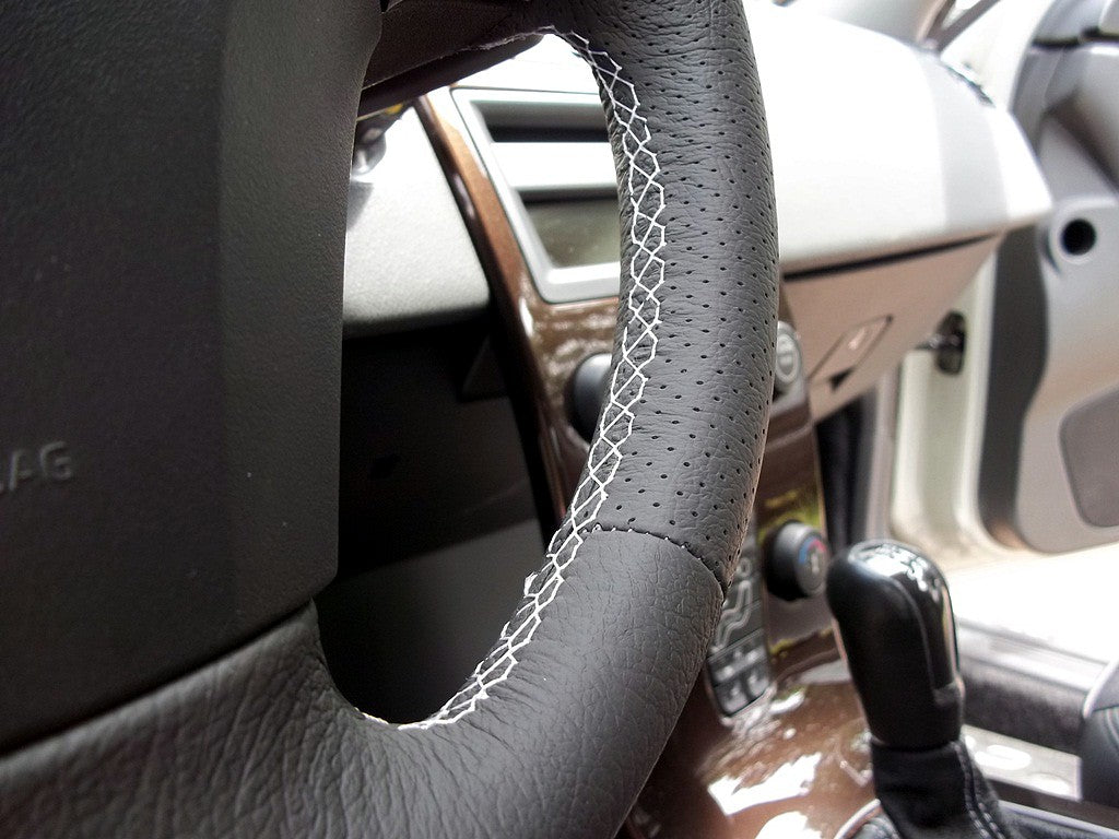 2004-12 Volvo S40 steering wheel cover