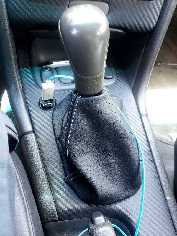 1997-00 Volvo V70 shift boot