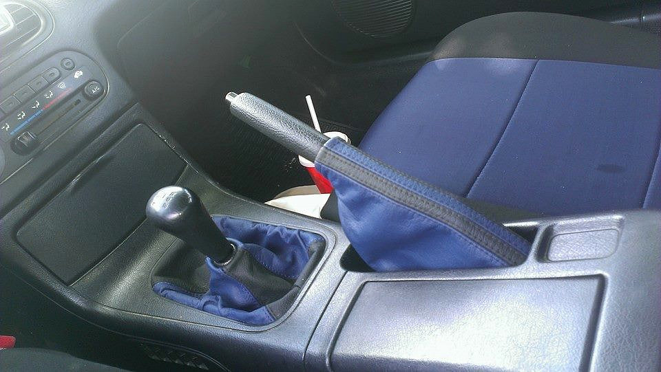 1992-98 Honda CRX DelSol shift boot