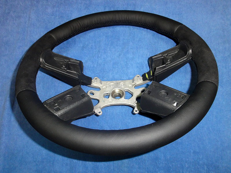 2005-08 Dodge Magnum steering wheel cover