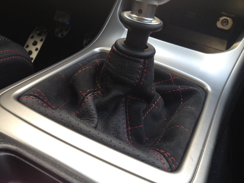 2000-04 Subaru Legacy shift boot