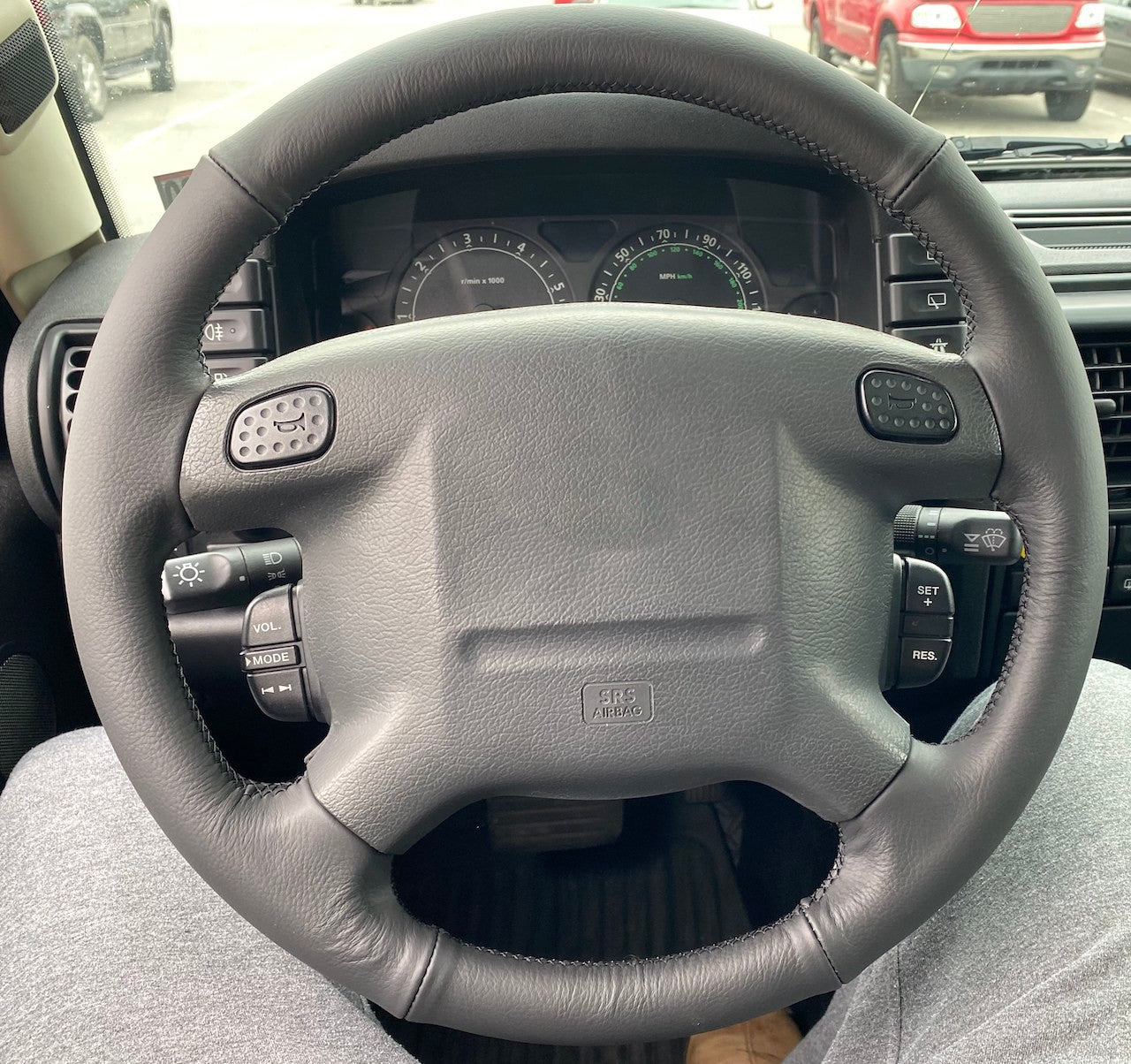 1999-04 Land Rover Discovery steering wheel cover