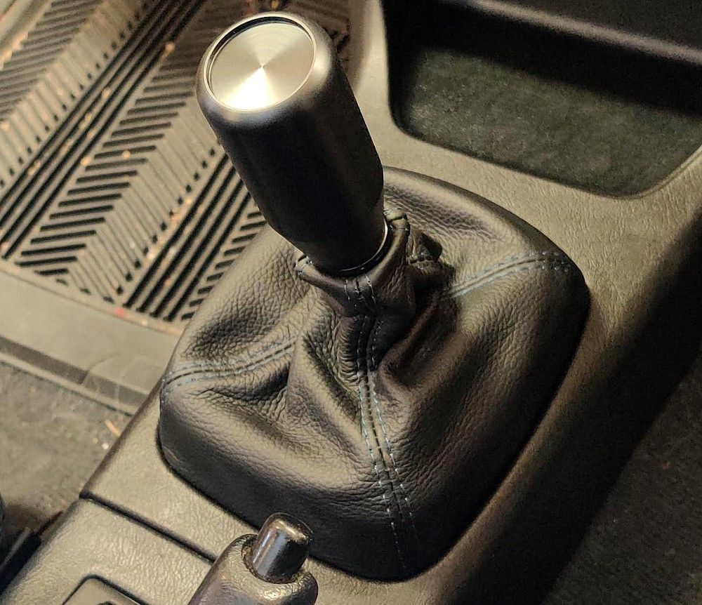 1996-00 Mitsubishi Lancer Evo 4/5/6 shift boot