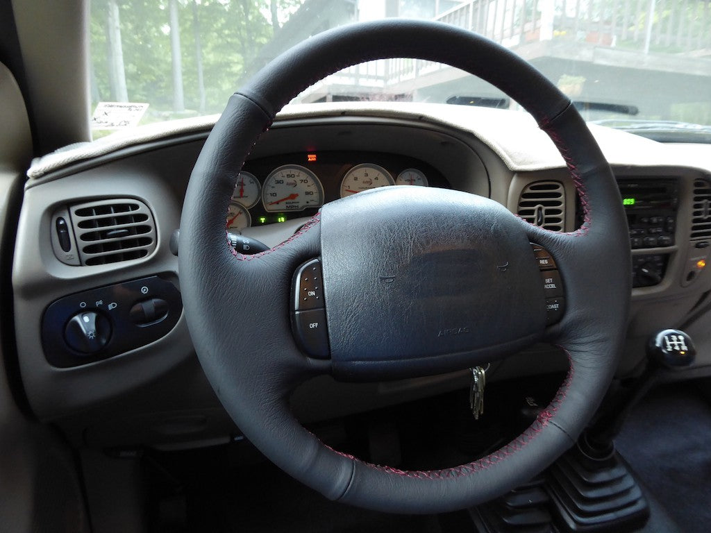 2000-05 Ford Excursion steering wheel cover