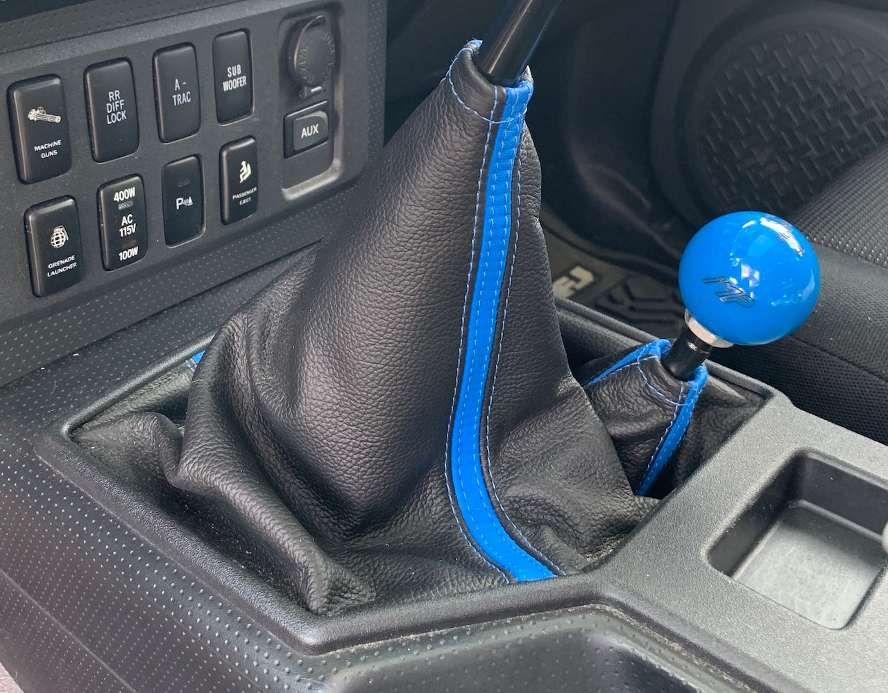 2007-15 Toyota FJCruiser shift boot - dual