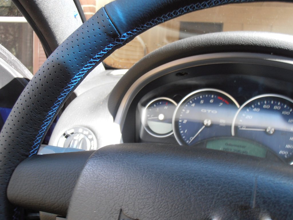 2001-05 Holden Monaro steering wheel spoke covers