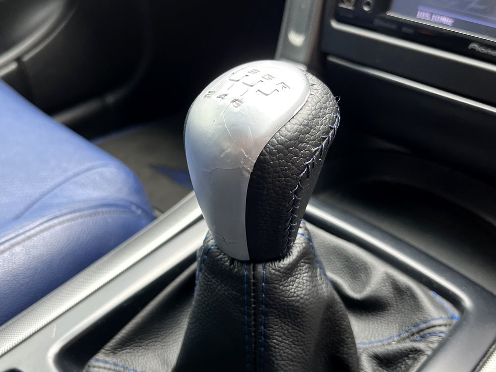 2001-05 Holden Monaro shift knob cover - manual