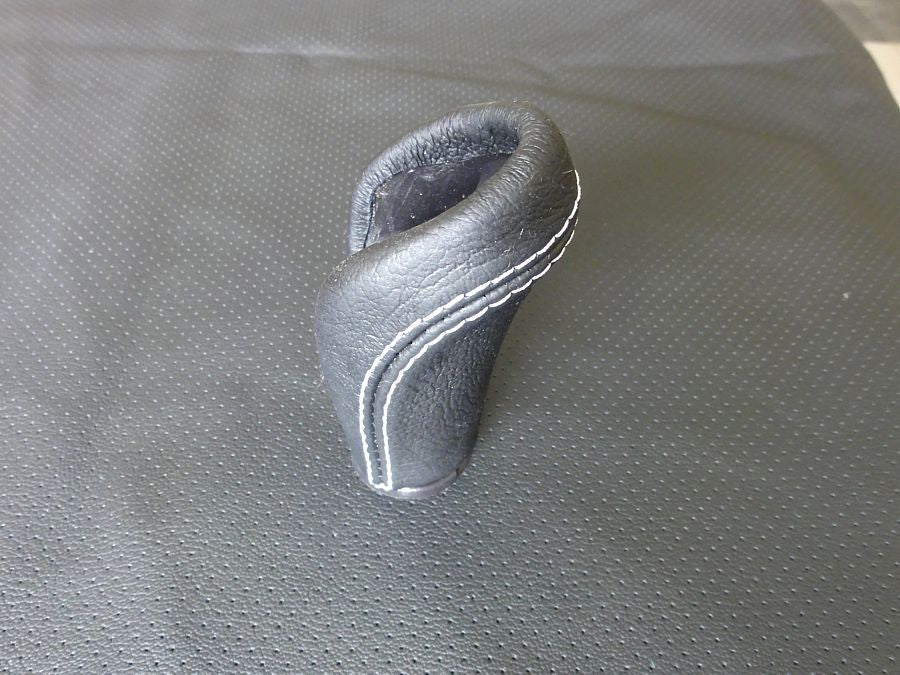 2004-06 Holden Commodore VZ shift knob cover - automatic