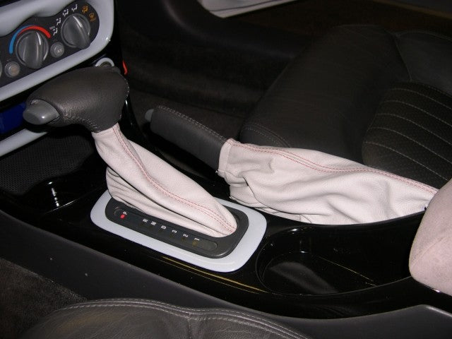 1999-04 Pontiac GrandAm shift boot - automatic