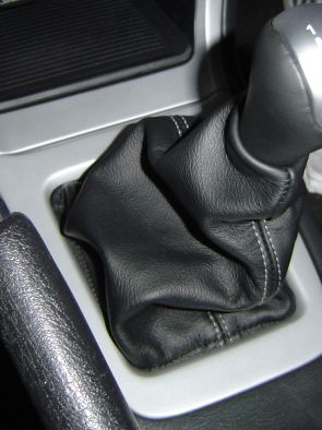 1998-01 Nissan Altima shift boot