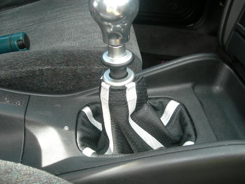 1995-99 Subaru Legacy shift boot