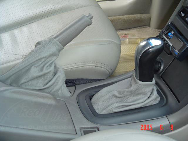 2000-01 Infiniti I35 shift boot