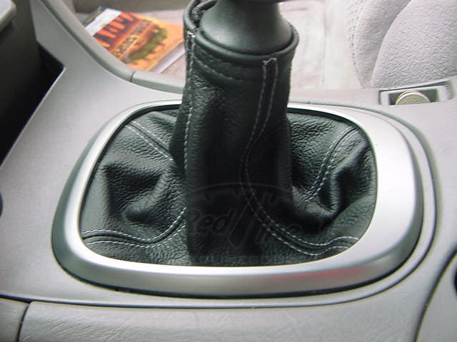 2002-03 Infiniti I35 shift boot