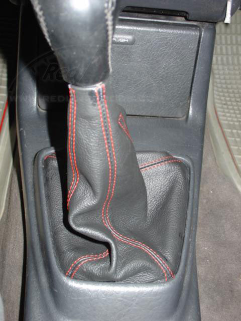 1990-94 Mazda 323 shift boot