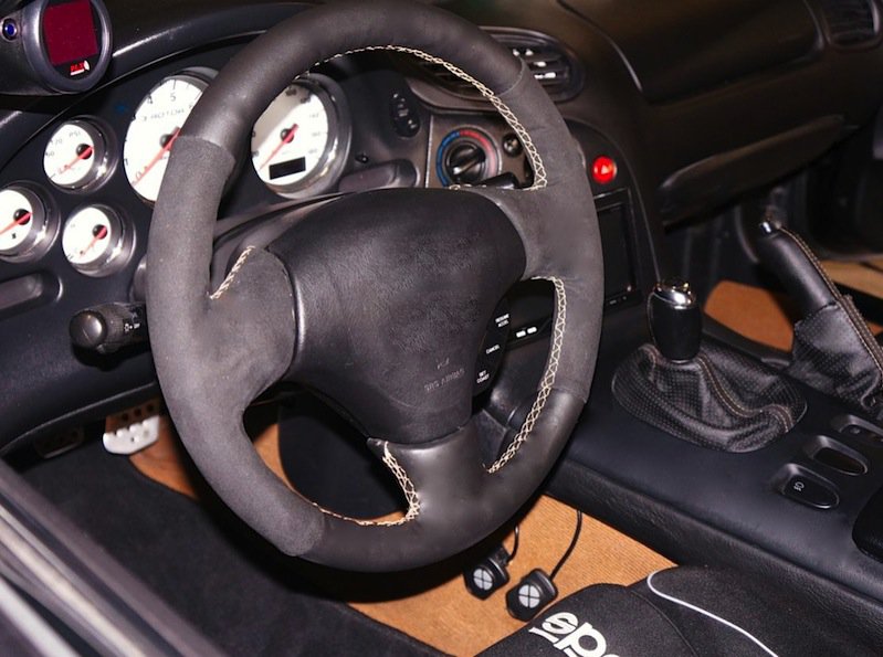 1999-03 Mazda Protege steering wheel cover
