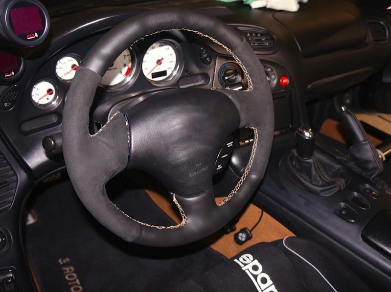 1999-03 Mazda Protege steering wheel cover