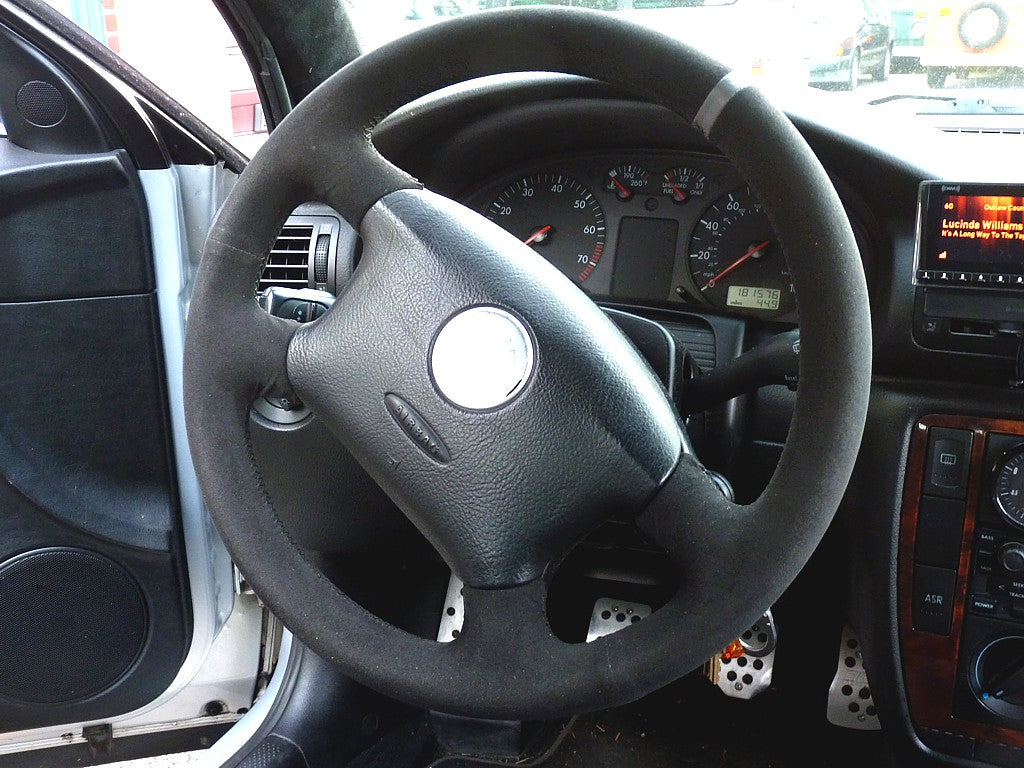 1997-04 Volkswagen Passat B5 steering wheel cover