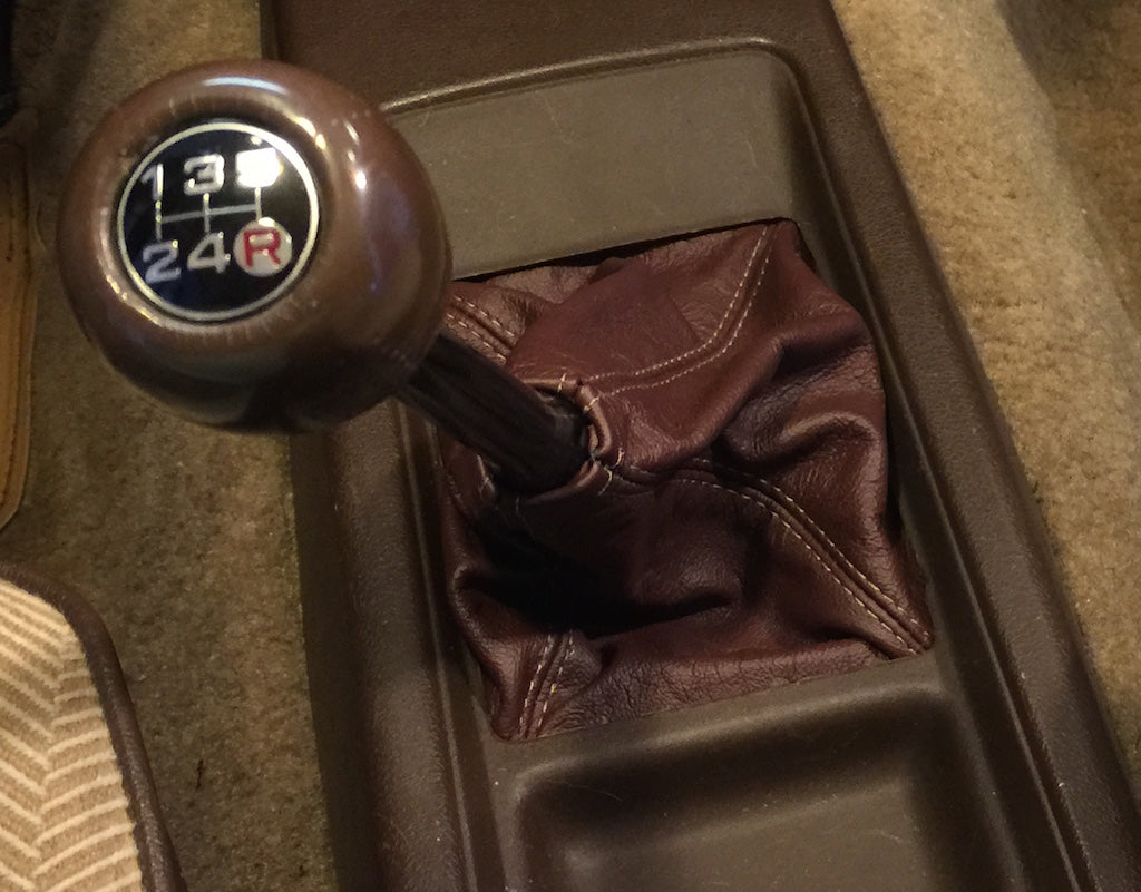 1981-83 Toyota Hilux shift boot - RWD