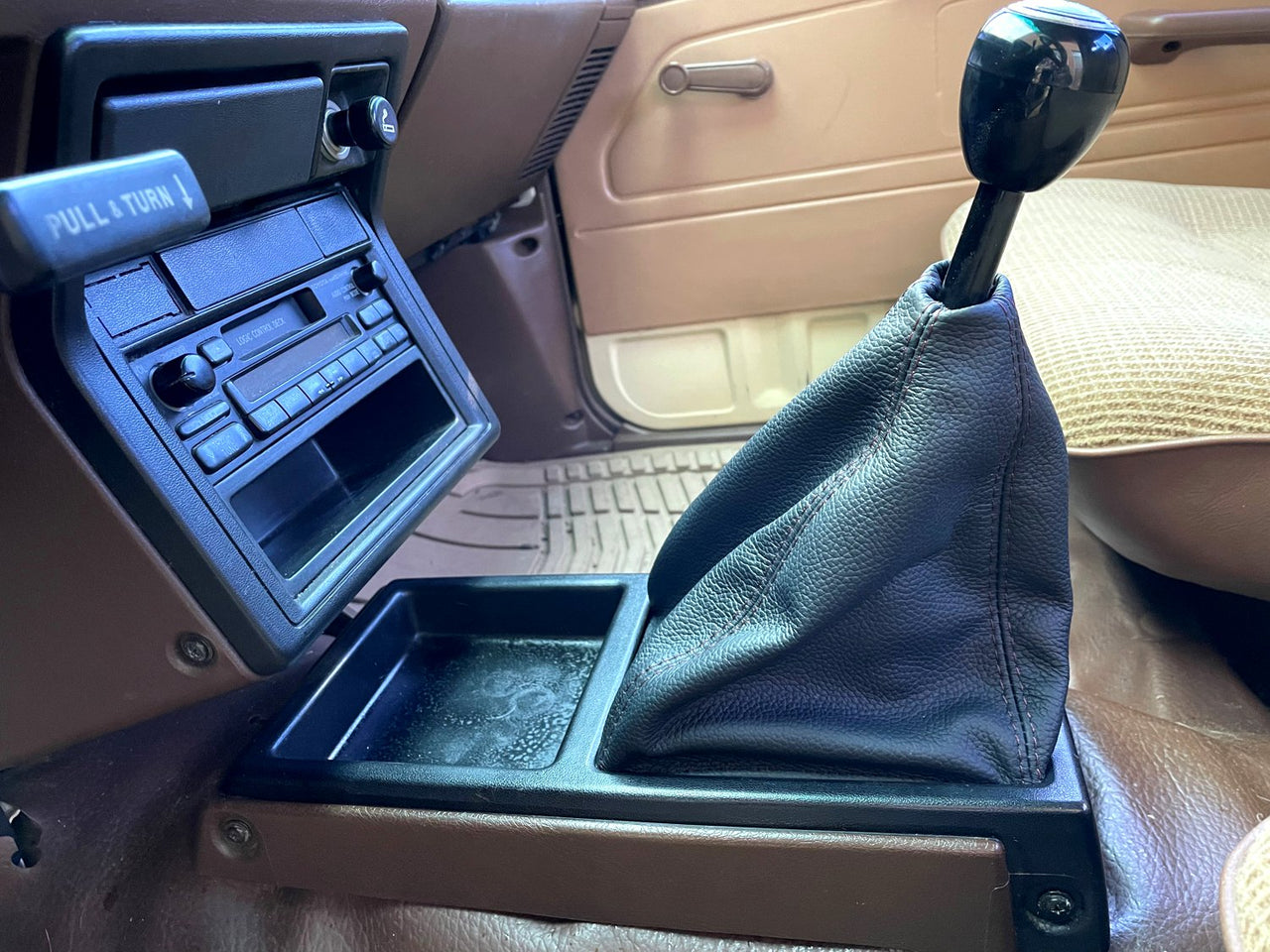 1984-88 Toyota Pickup shift boot - 2WD