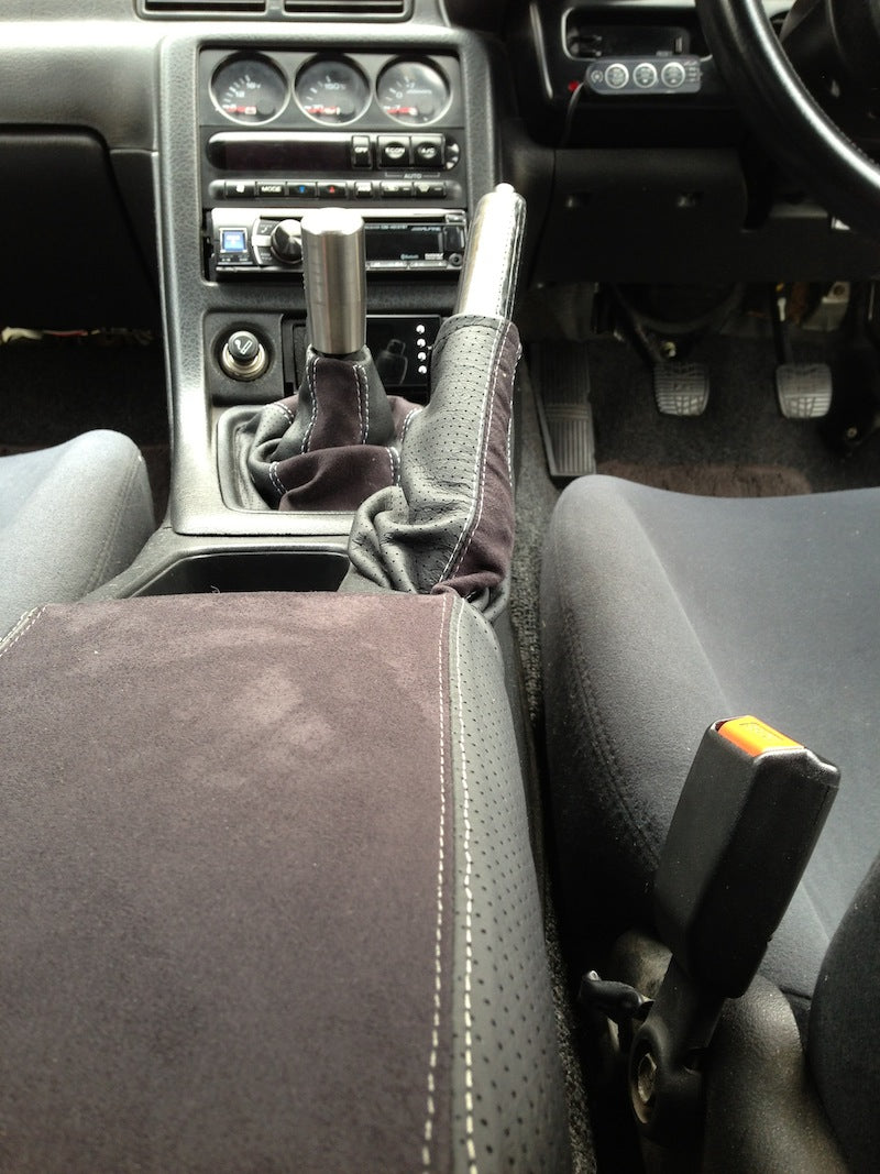 1989-93 Nissan Skyline R32 shift boot