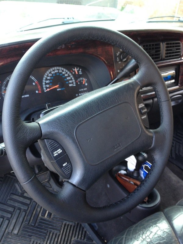 1998-03 Dodge Durango steering wheel cover