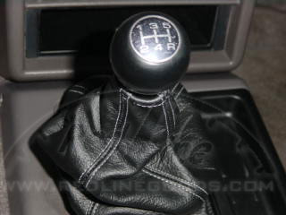 1991-95 Isuzu Amigo shift boot - 2WD