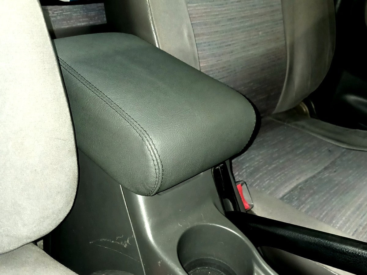1998-04 Isuzu Amigo armrest cover
