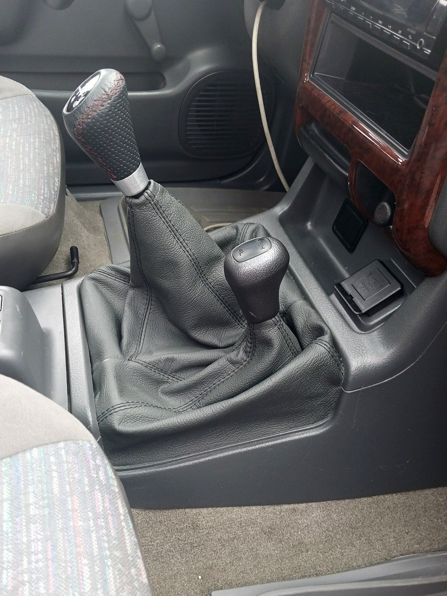 1998-04 Isuzu Amigo shift boot - 4x4