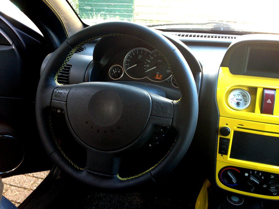 2000-06 Vauxhall Corsa steering wheel cover
