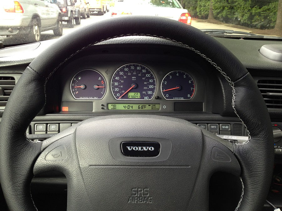 1997-04 Volvo C70 steering wheel cover
