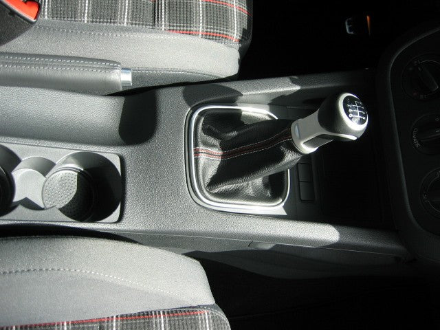 2005-11 Volkswagen Jetta MK V shift boot