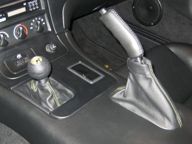 1992-02 Dodge Viper shift boot