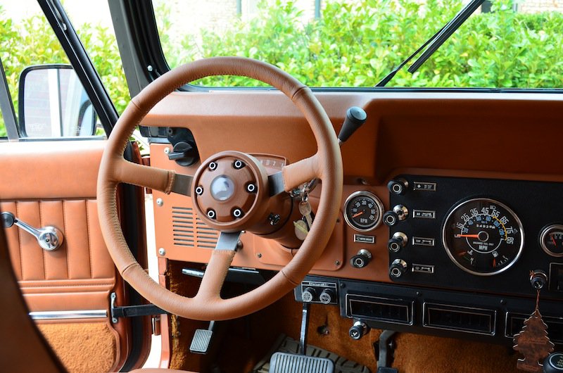 1987-95 Jeep Wrangler YJ steering wheel cover