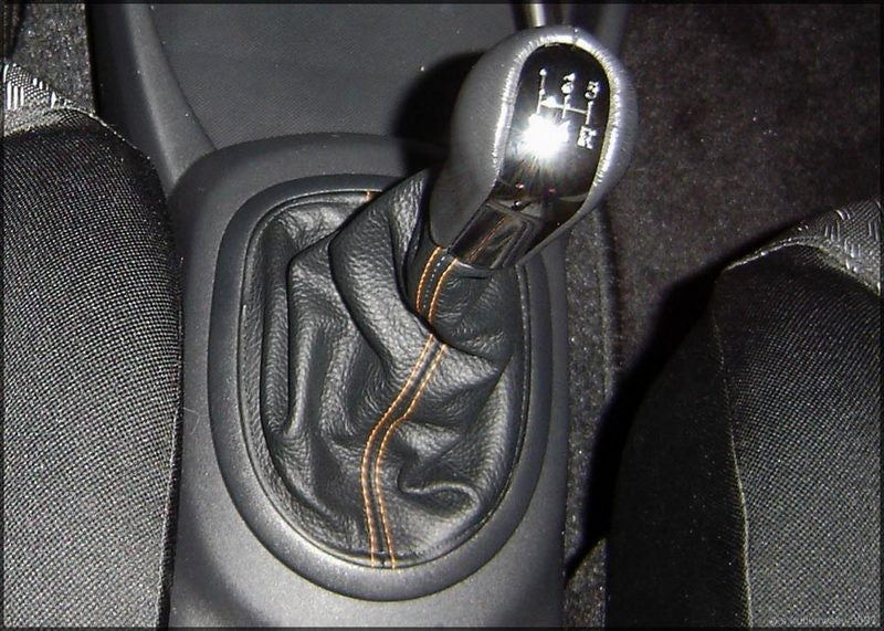 1999-05 Toyota Yaris shift boot