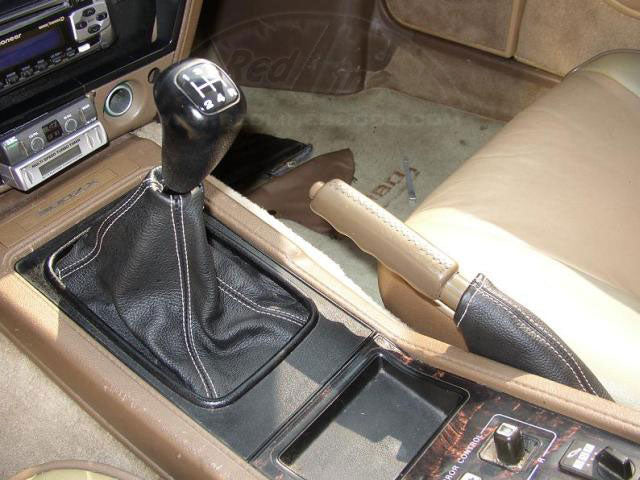 1984-89 Nissan 300ZX shift boot - 1984-85
