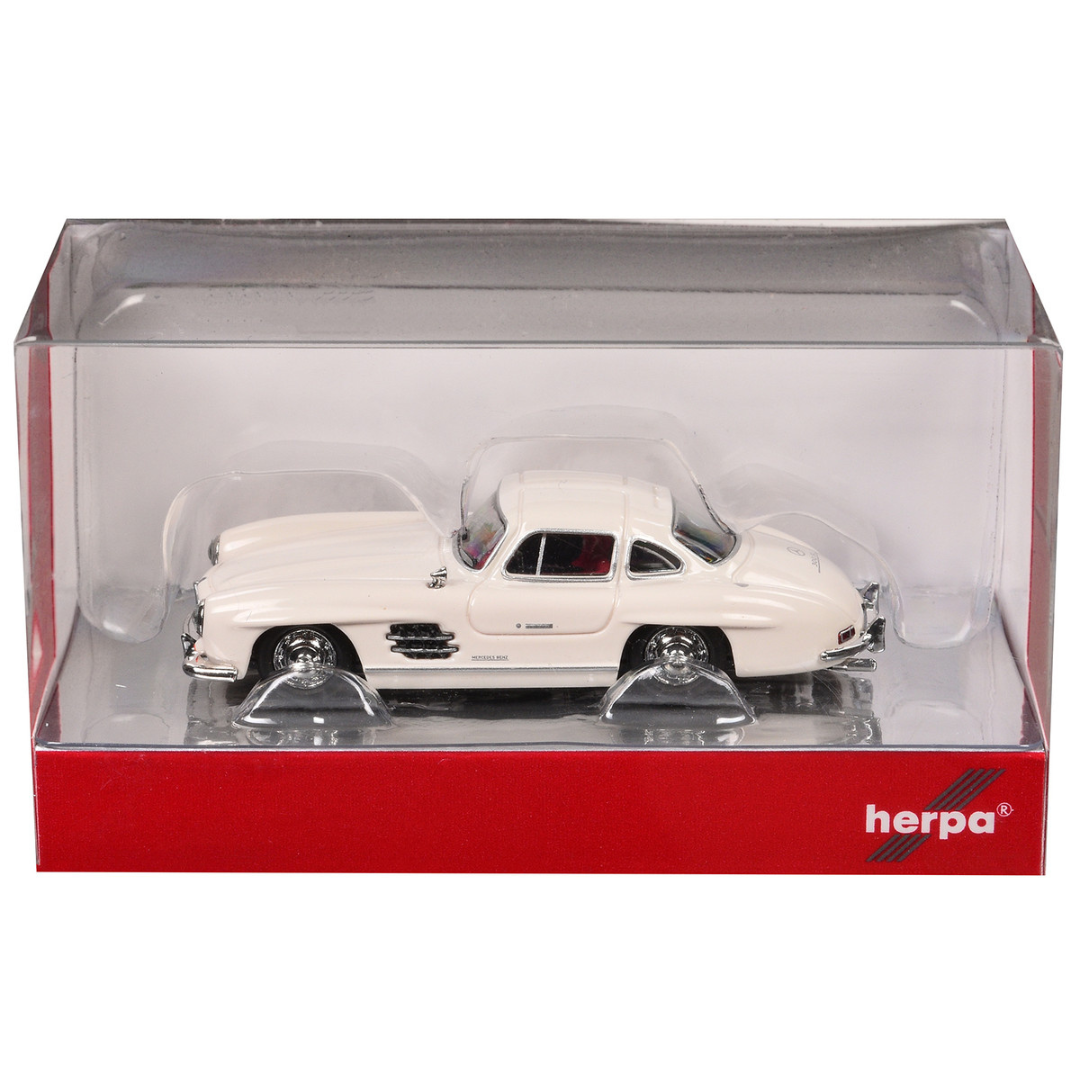 Mercedes-Benz 300 SL Gullwing White with Red Interior 1/87 (HO) Plastic Model Car