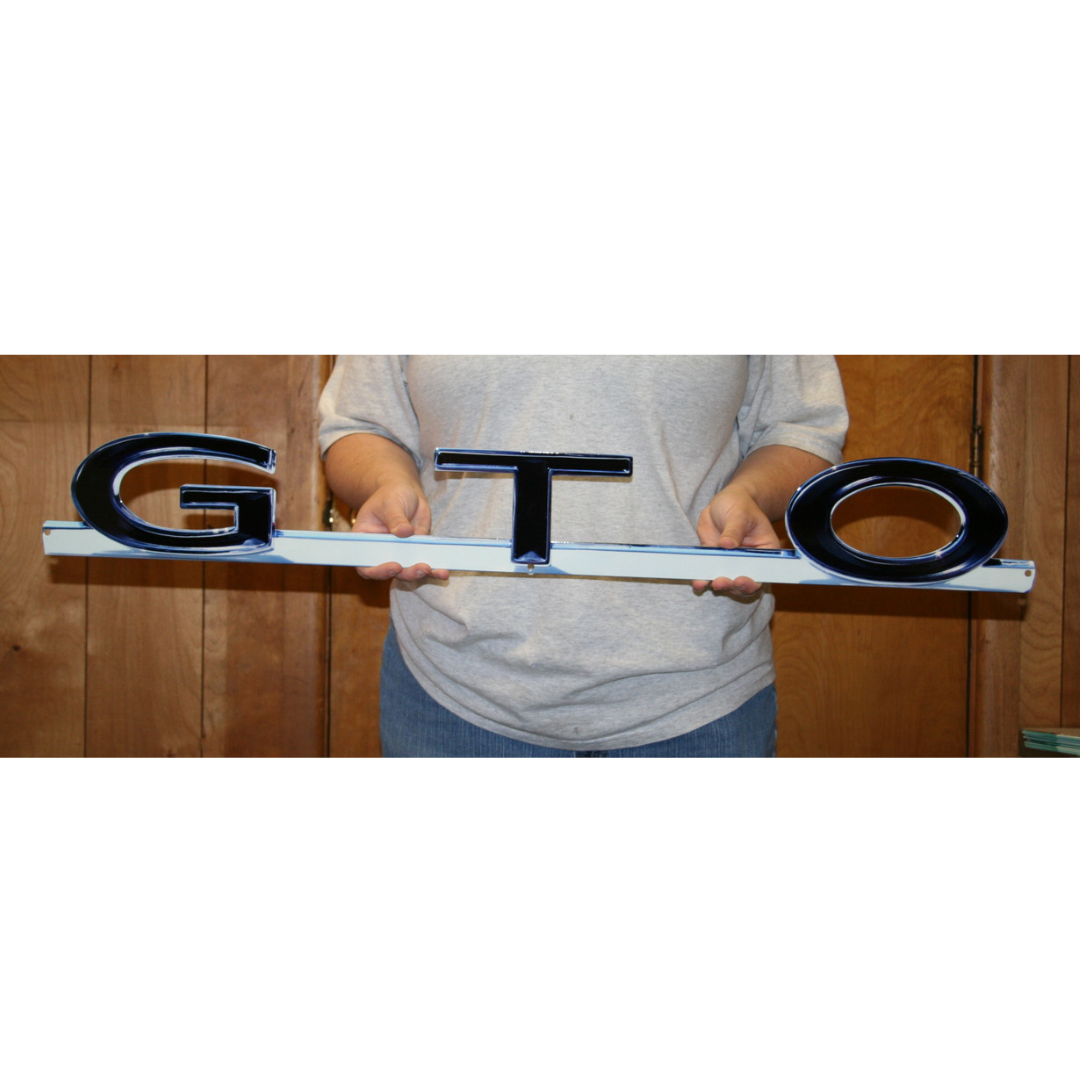 vintage-pontiac-gto-emblem-steel-sign