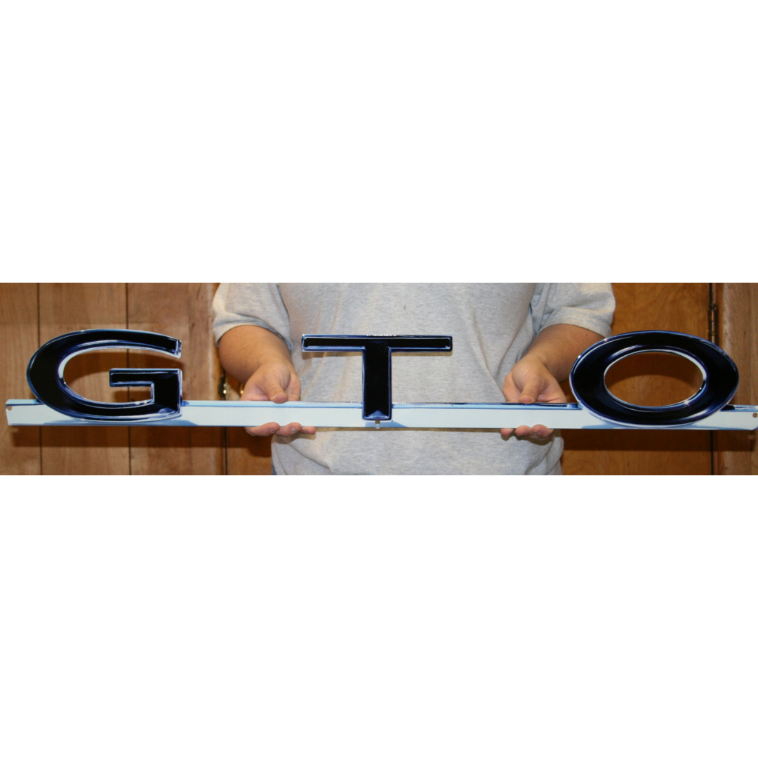vintage-pontiac-gto-emblem-steel-sign